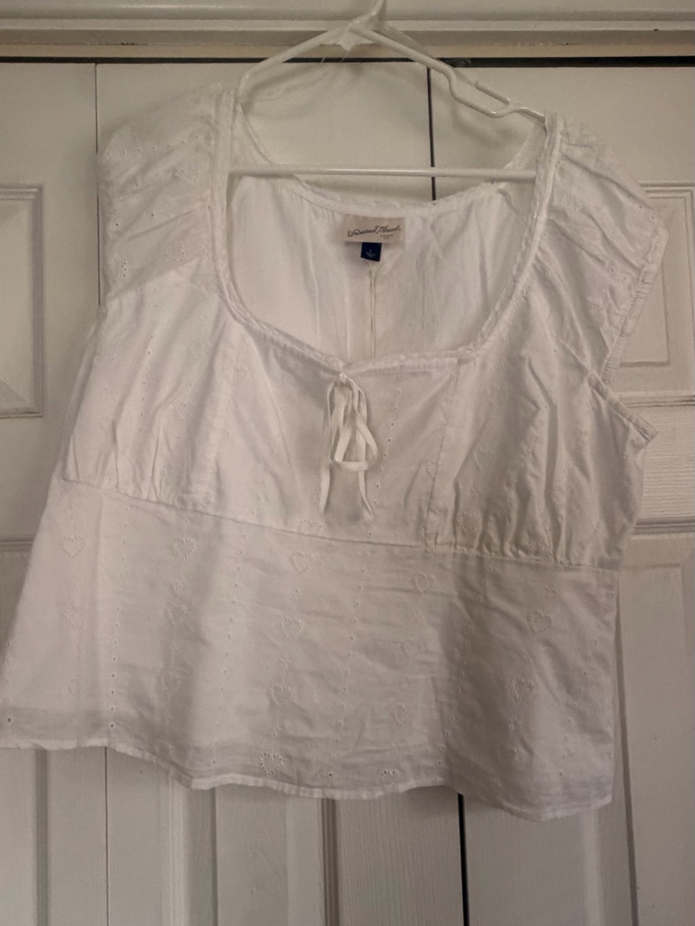Universal Thread White Eyelet Tie-Front Camisole